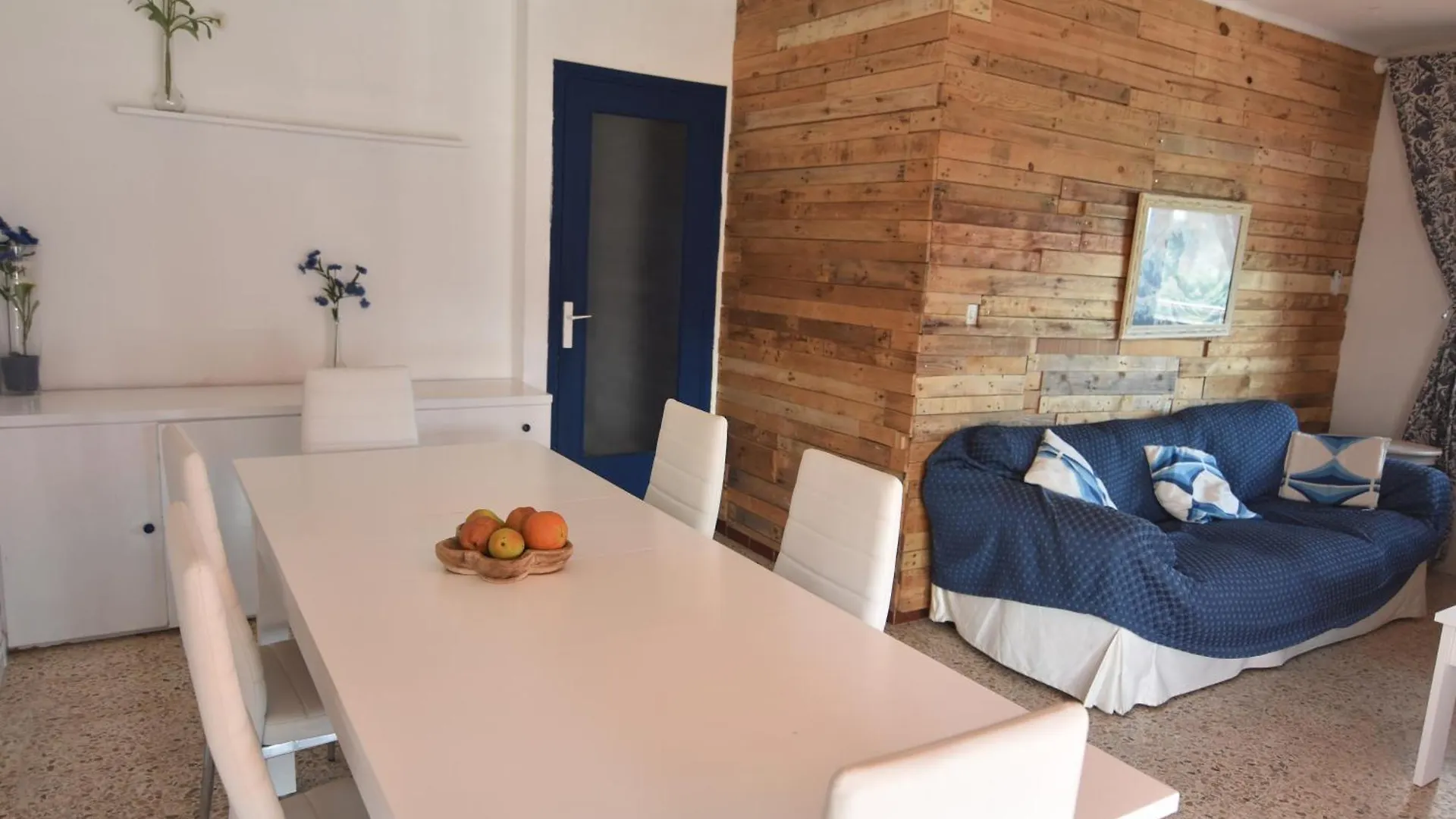 Rnet - Roses 5 Apartment